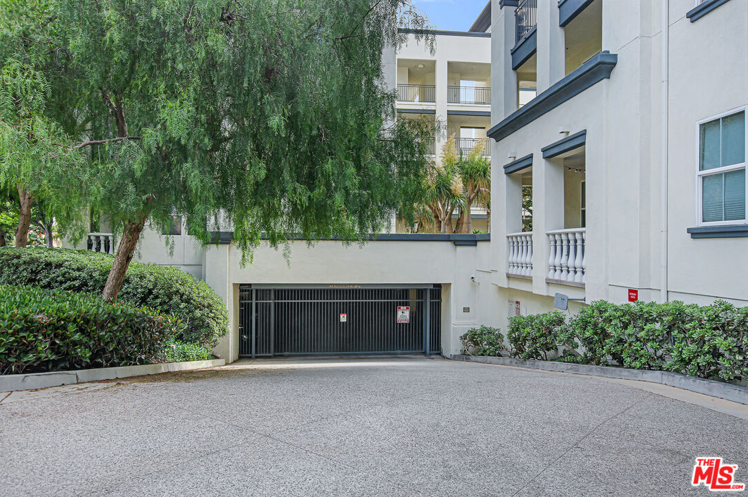 12963 Runway Rd Unit: 220