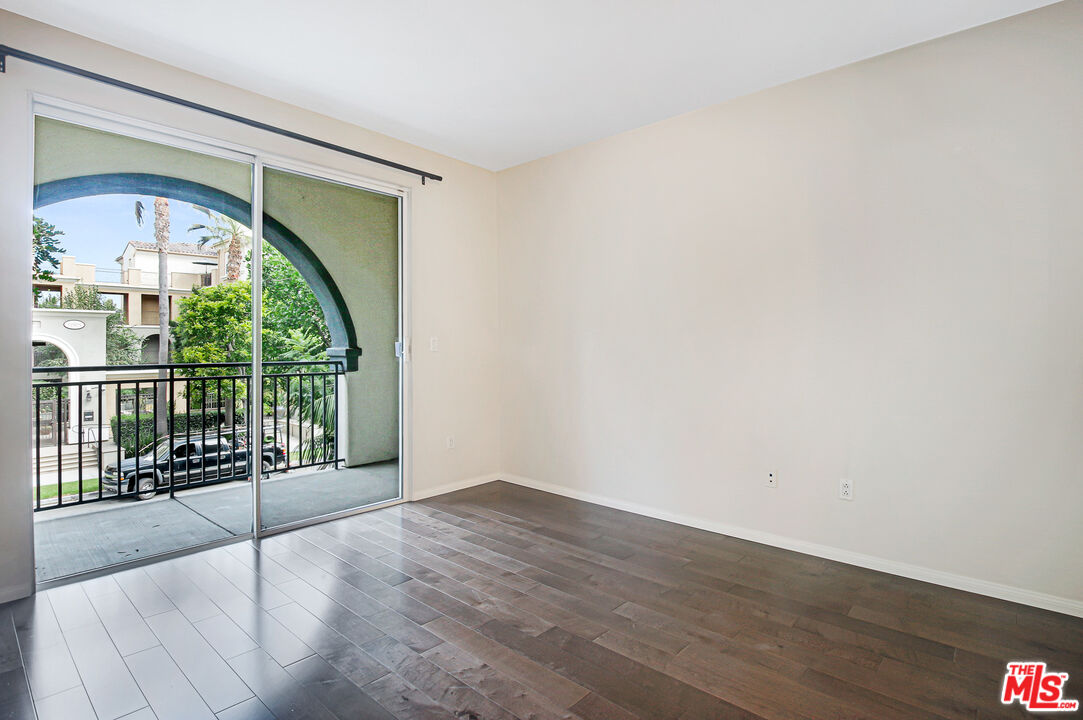 12963 Runway Rd Unit: 220