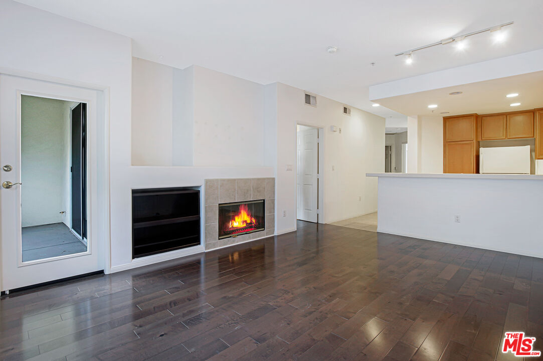 12963 Runway Rd Unit: 220