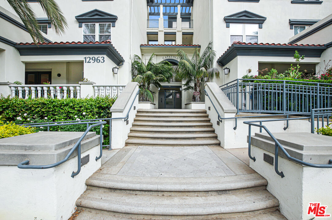 12963 Runway Rd Unit: 220