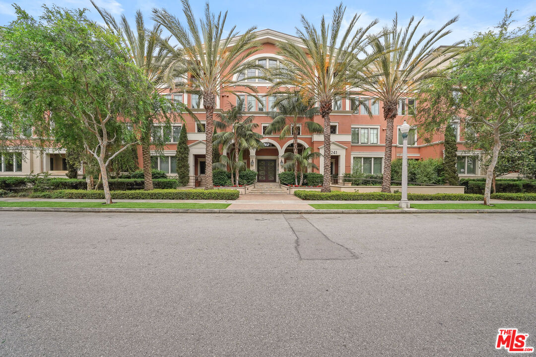 6241 W Crescent PARK Unit: 106