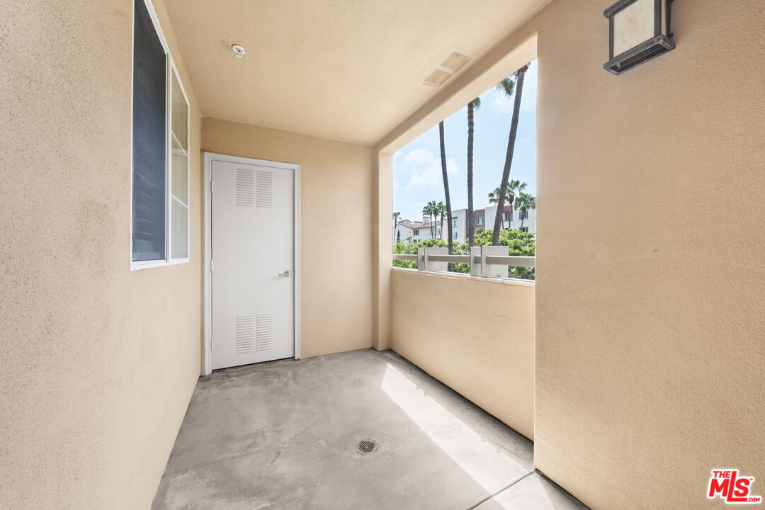 5831 Seawalk Dr Unit: 133