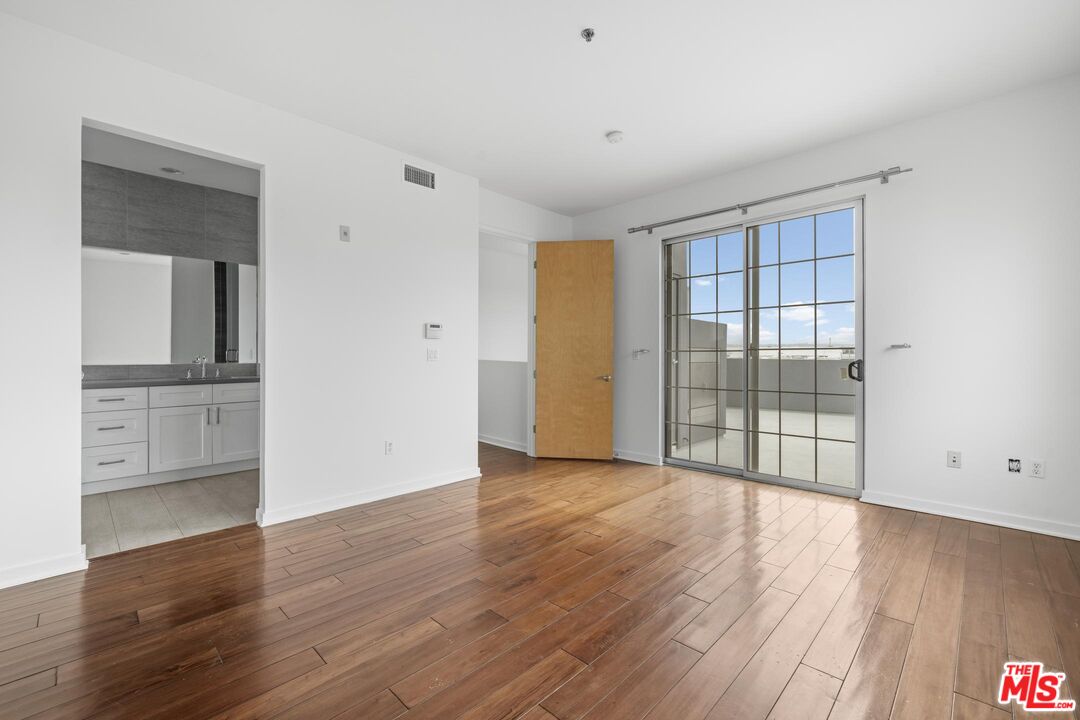 5400 Playa Vista Dr Unit: 17