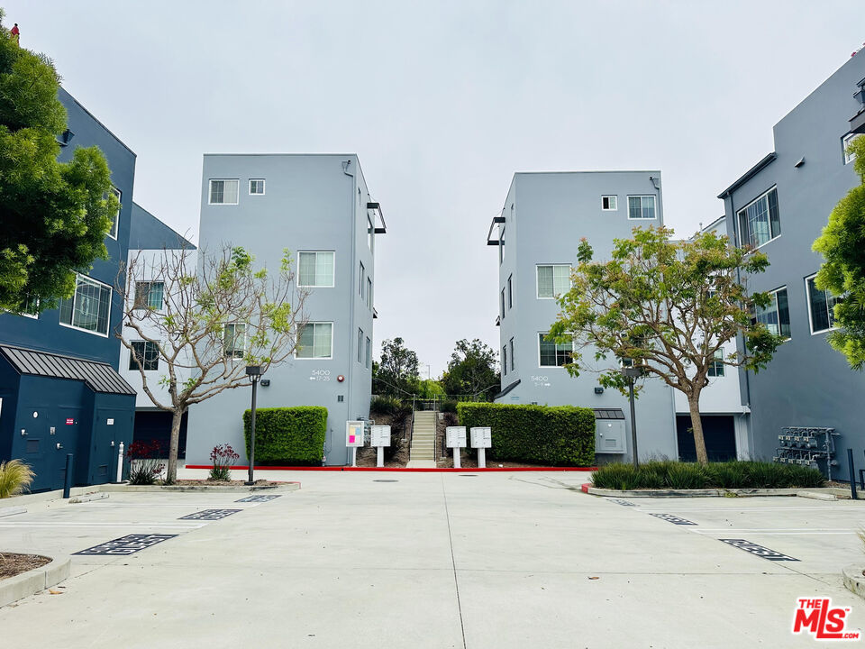 5400 Playa Vista Dr Unit: 17