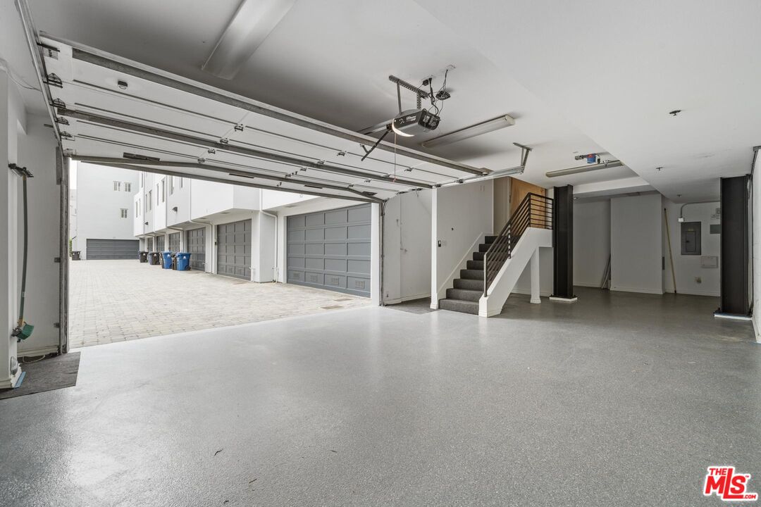 5400 Playa Vista Dr Unit: 17