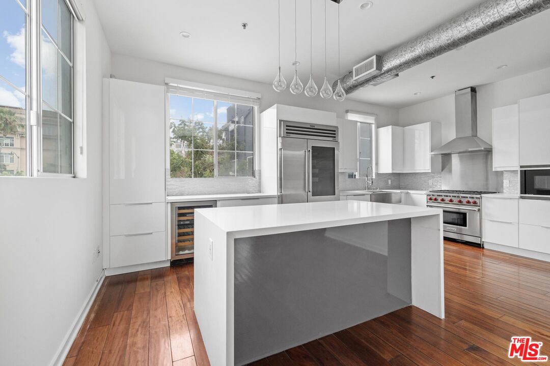 5400 Playa Vista Dr Unit: 17