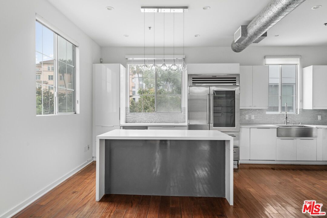 5400 Playa Vista Dr Unit: 17