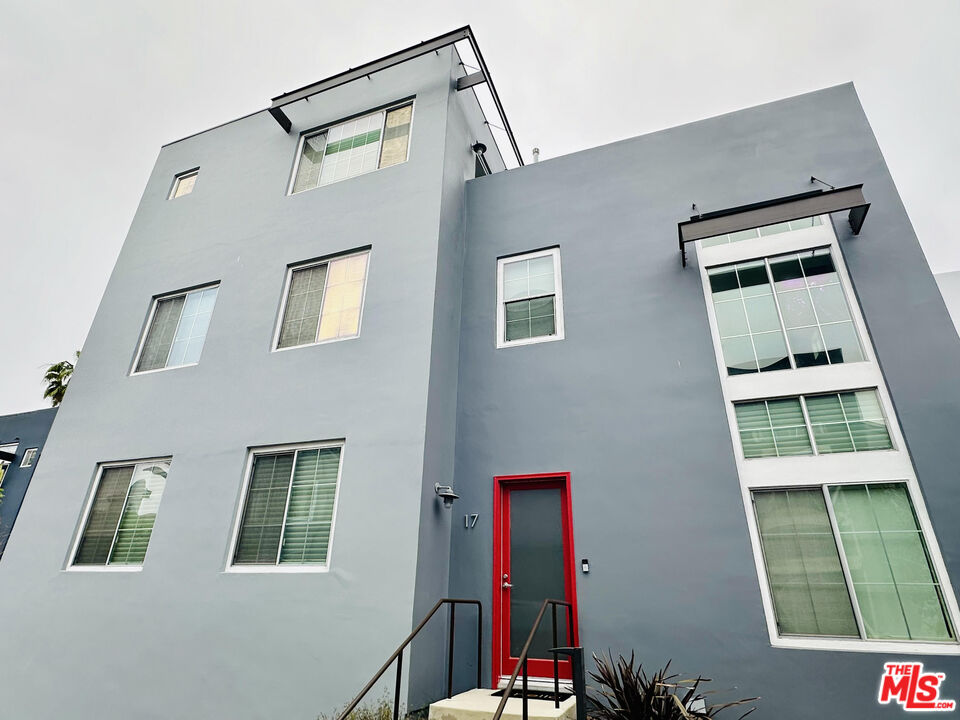 5400 Playa Vista Dr Unit: 17