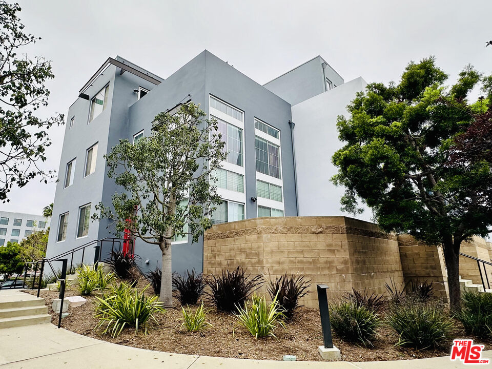 5400 Playa Vista Dr Unit: 17