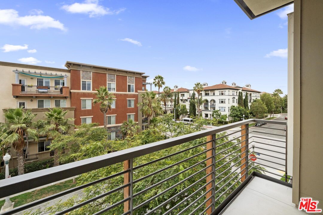 12920 Runway Rd Unit: 351