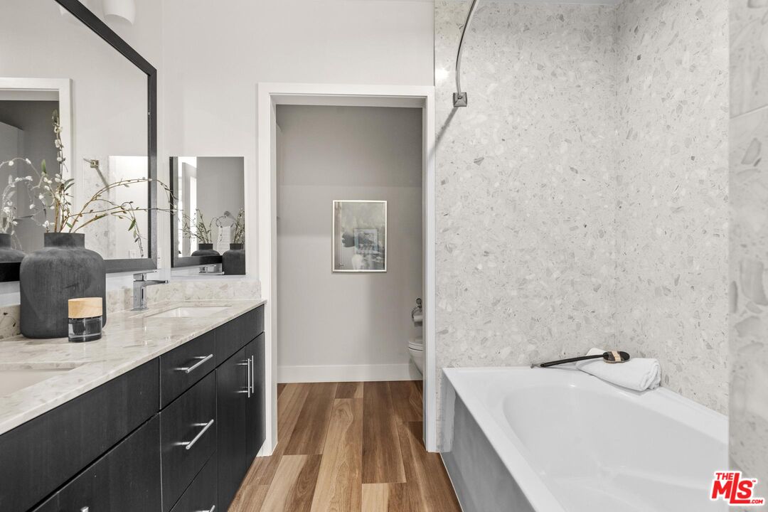 12920 Runway Rd Unit: 351