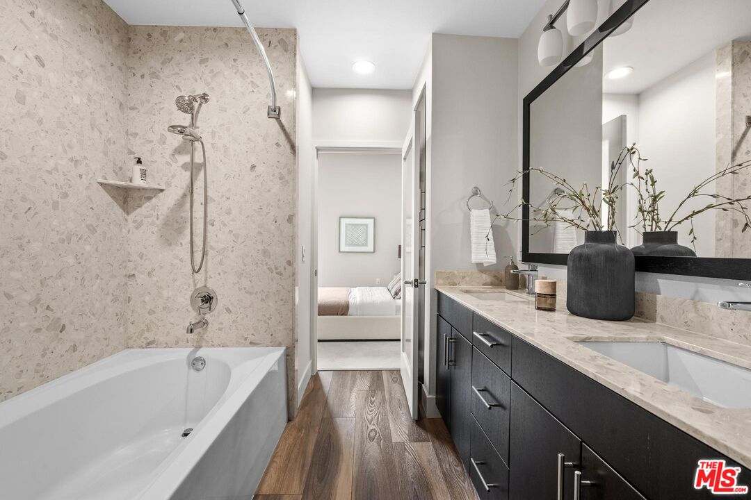 12920 Runway Rd Unit: 351