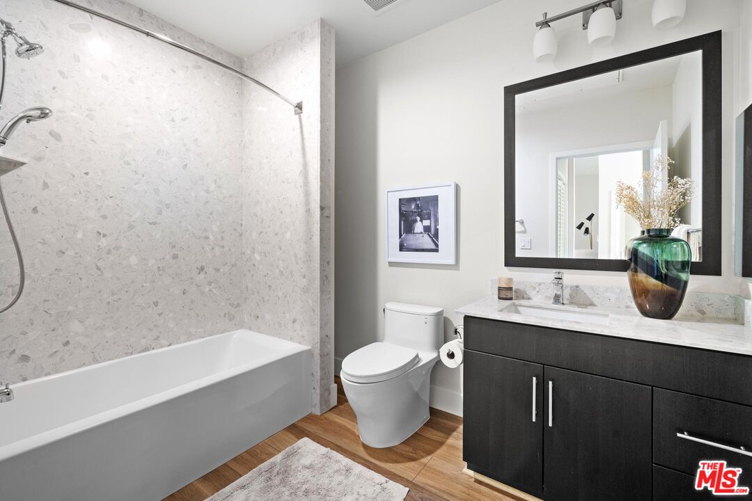 12920 Runway Rd Unit: 351