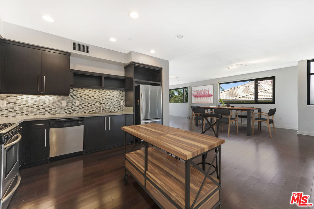 13045 PACIFIC PROMENADE Unit: 305