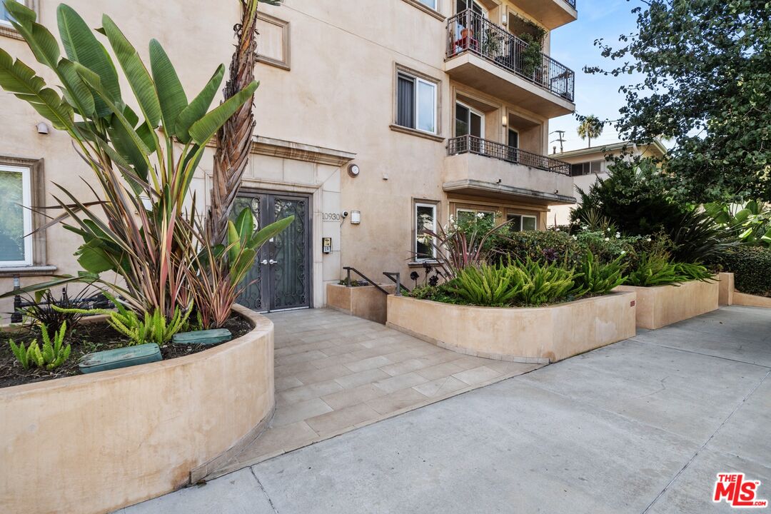 10930 National Blvd Unit: 201