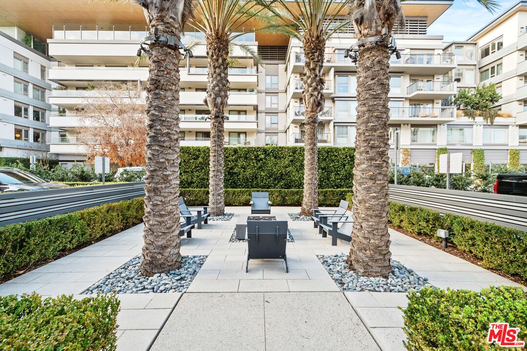 12526 W Fielding Cir Unit: 1