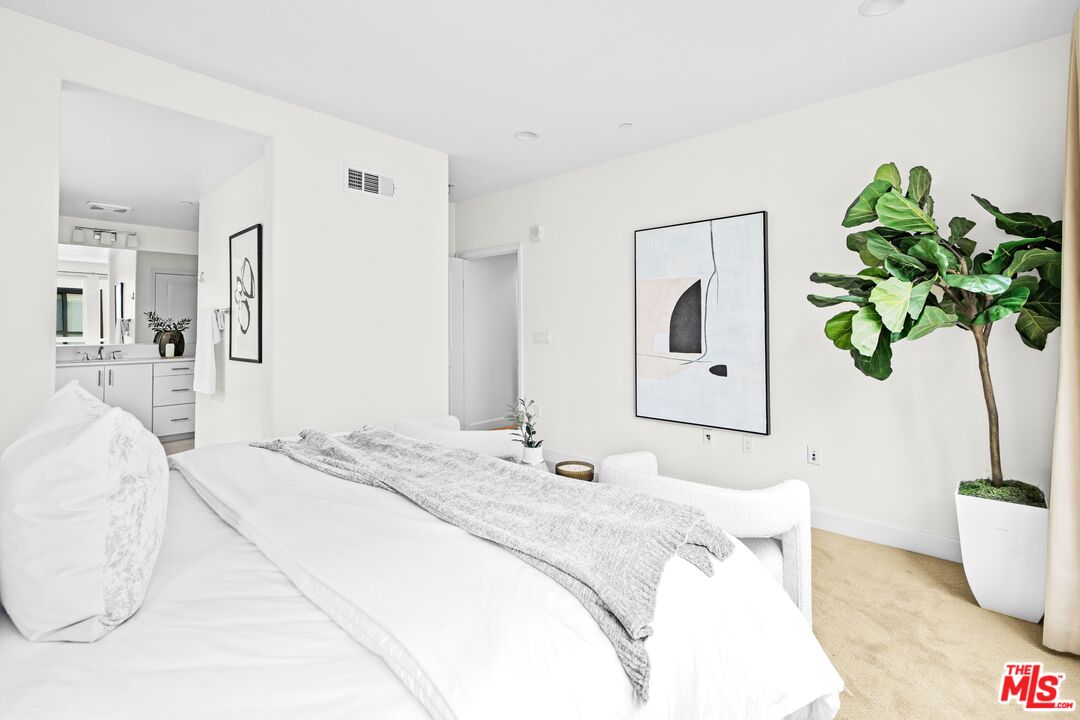 12526 W Fielding Cir Unit: 1