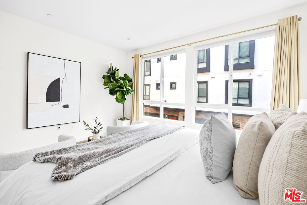 12526 W Fielding Cir Unit: 1