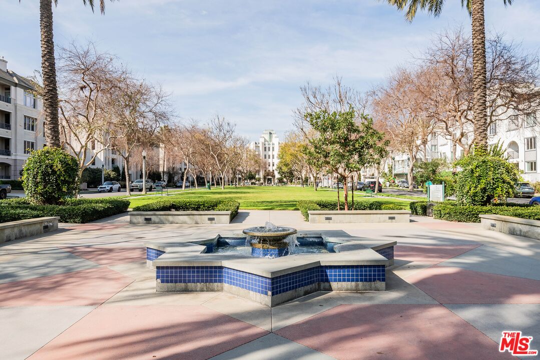 5935 Playa Vista Dr Unit: 301