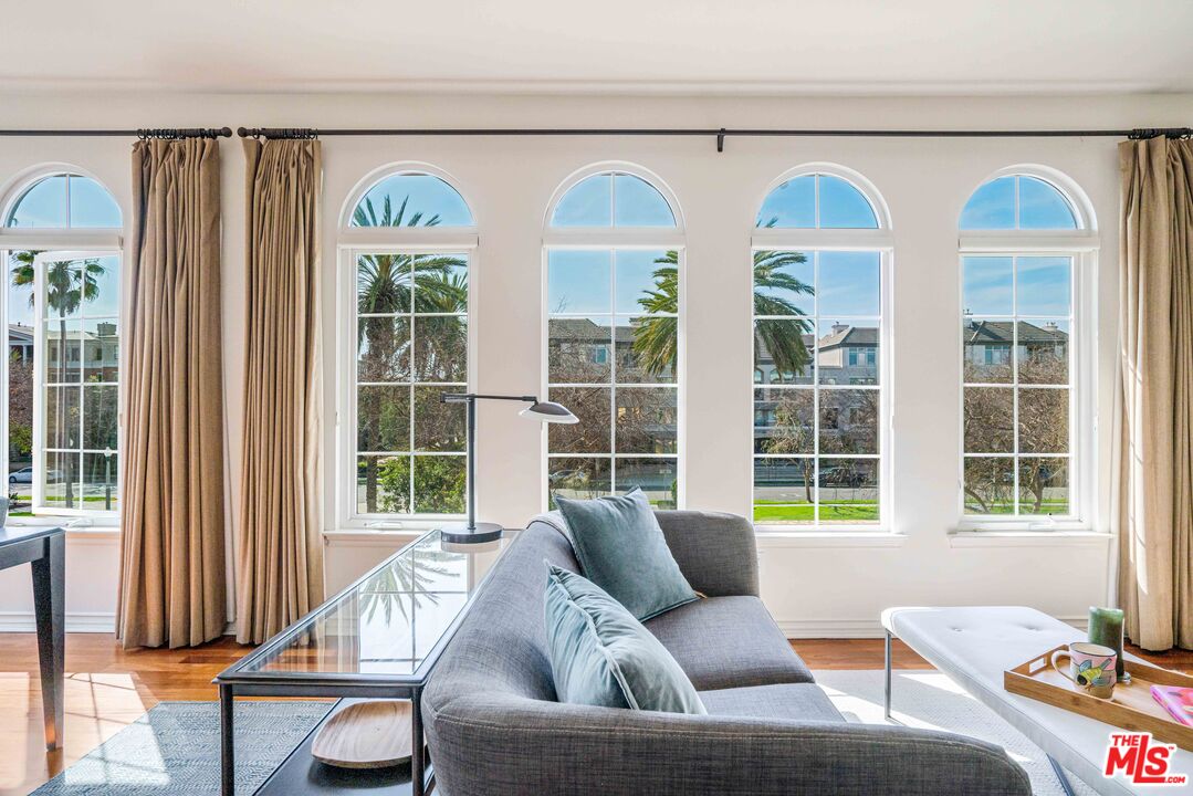 5935 Playa Vista Dr Unit: 301