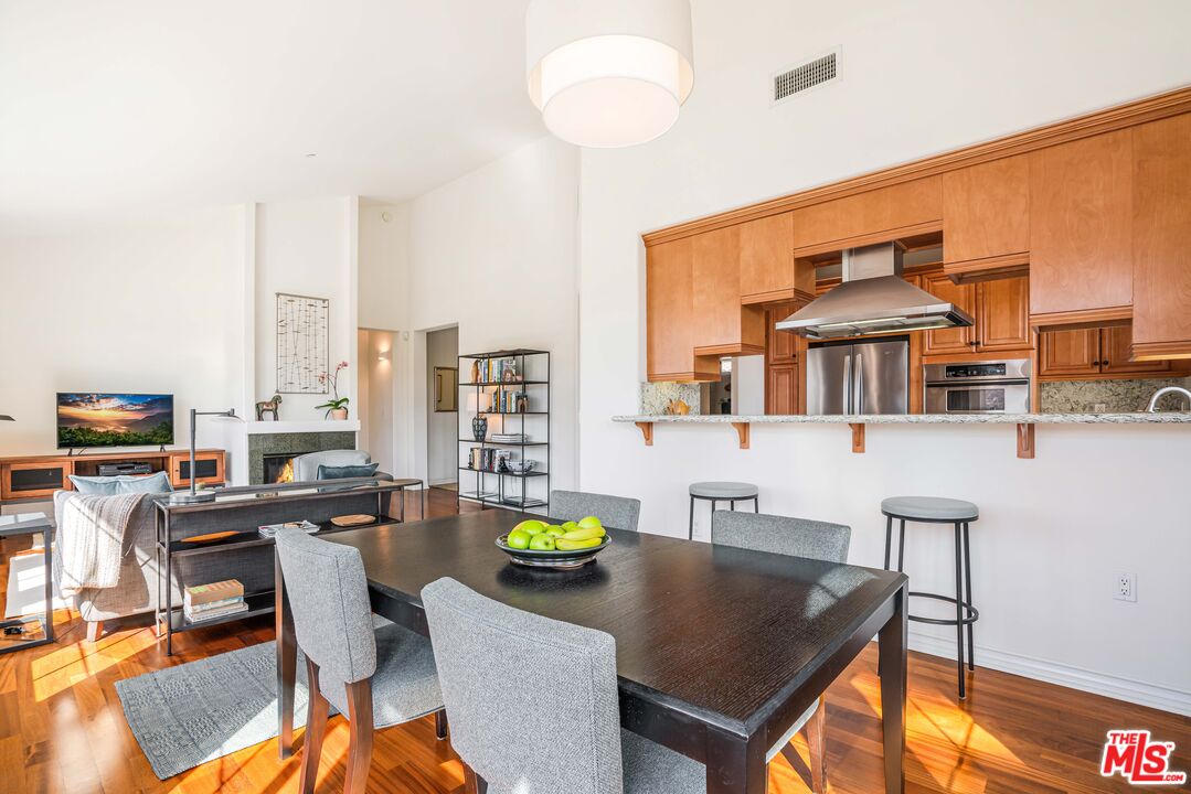 5935 Playa Vista Dr Unit: 301