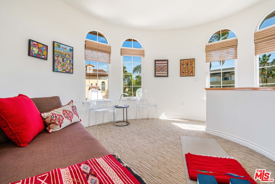 5935 Playa Vista Dr Unit: 301