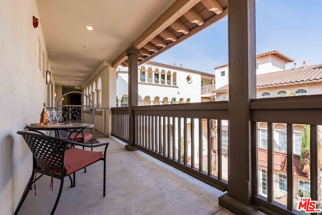 5935 Playa Vista Dr Unit: 301