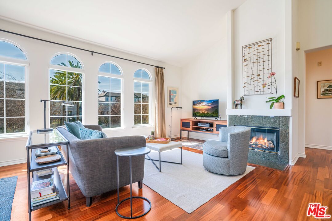 5935 Playa Vista Dr Unit: 301