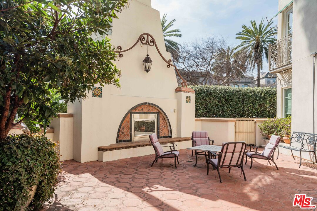 5935 Playa Vista Dr Unit: 301