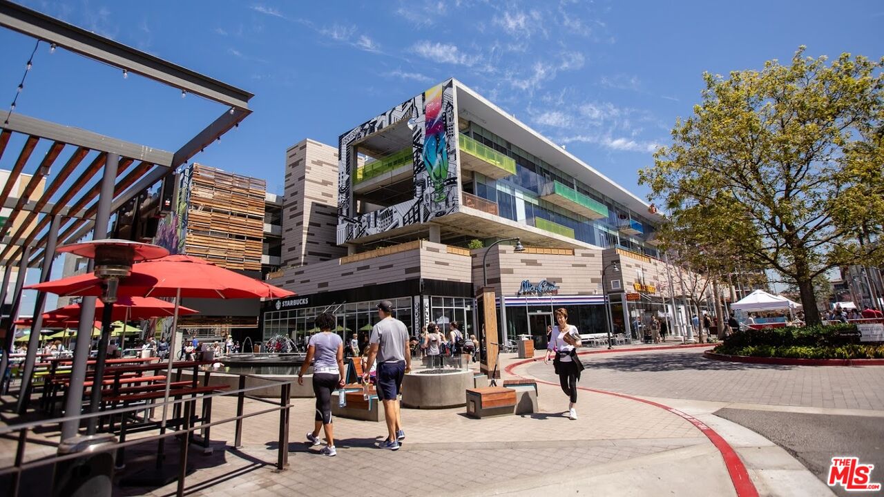 5935 Playa Vista Dr Unit: 301