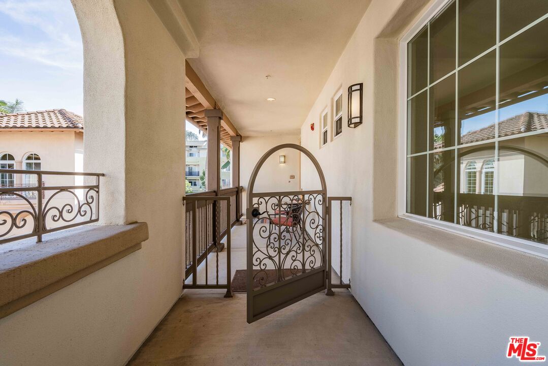 5935 Playa Vista Dr Unit: 301