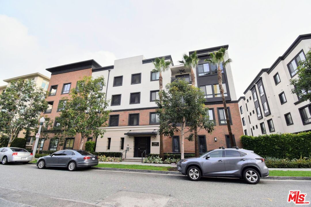 12887 Runway Unit: 5