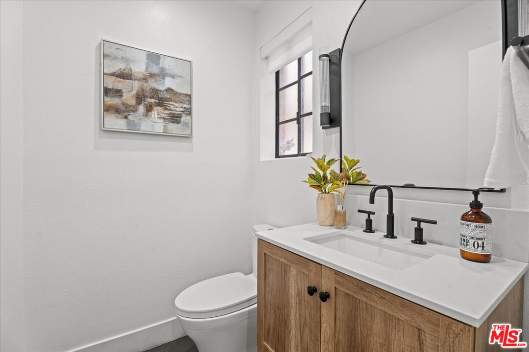 1807 10th St Unit: 3