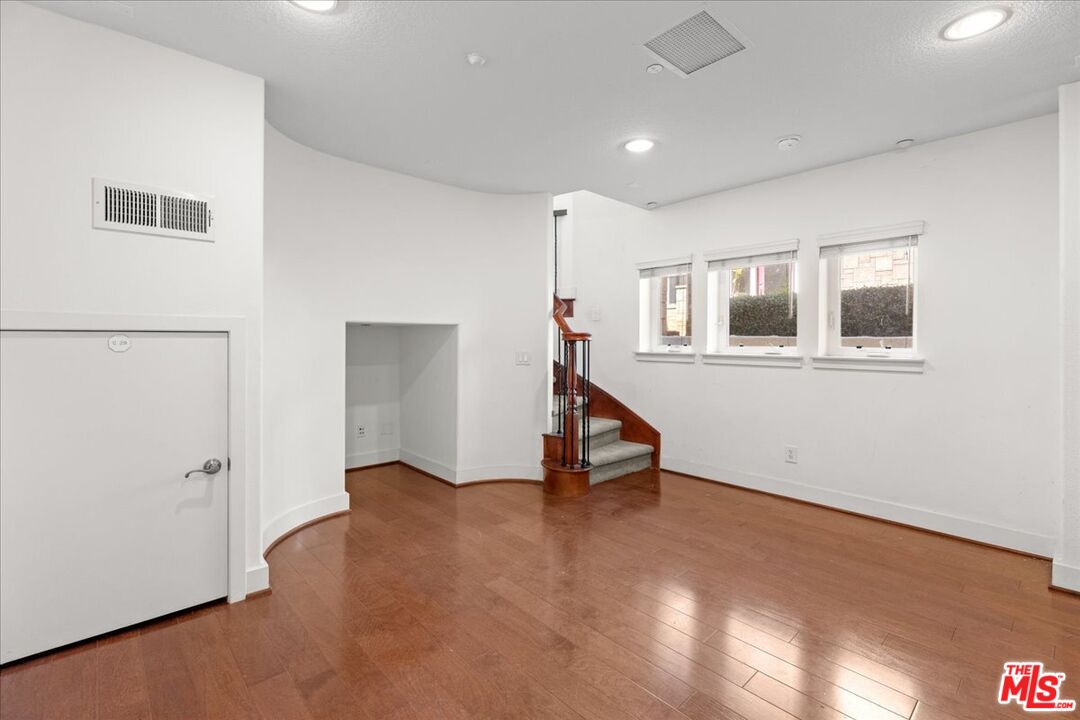 6010 Celedon Crk Unit: 5