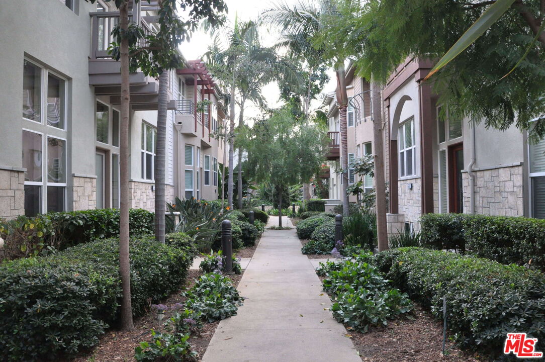 6010 Celedon Crk Unit: 5