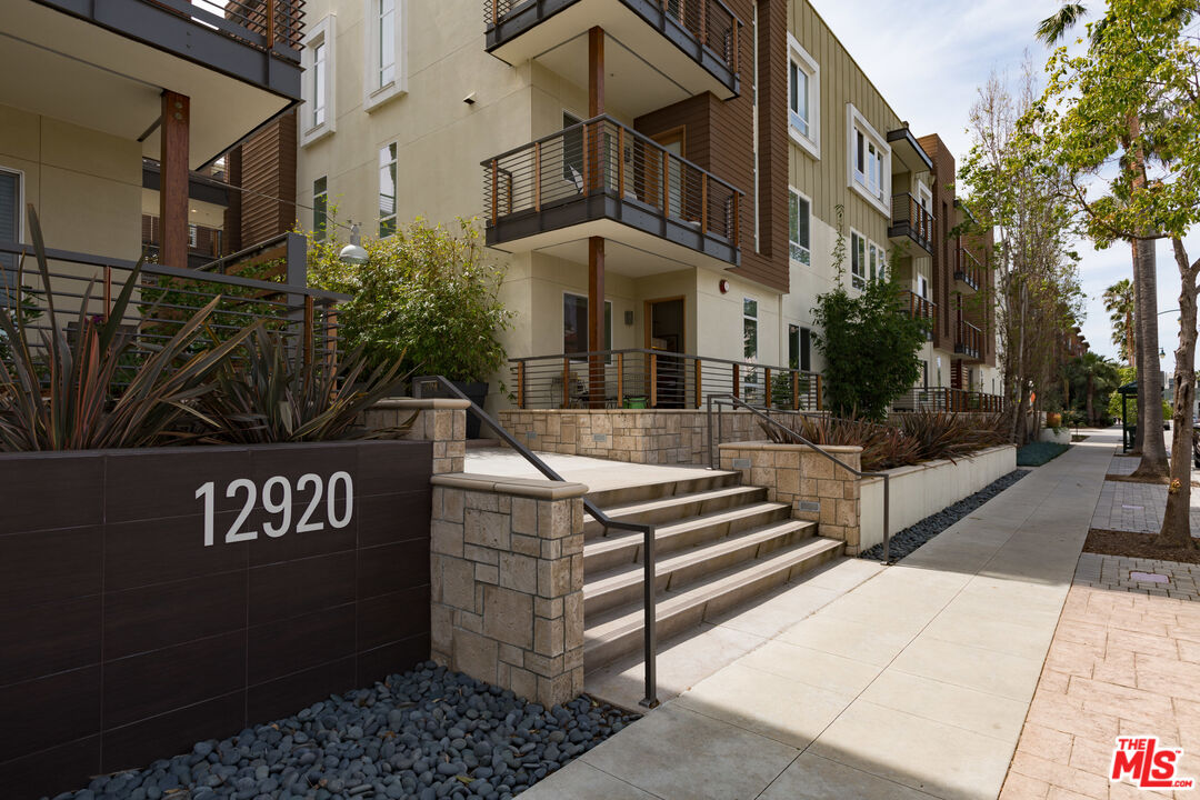 12920 RUNWAY RD Unit: 162