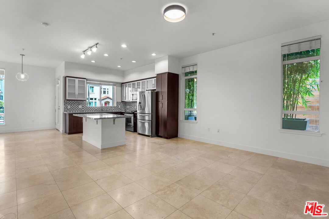 12920 RUNWAY RD Unit: 162