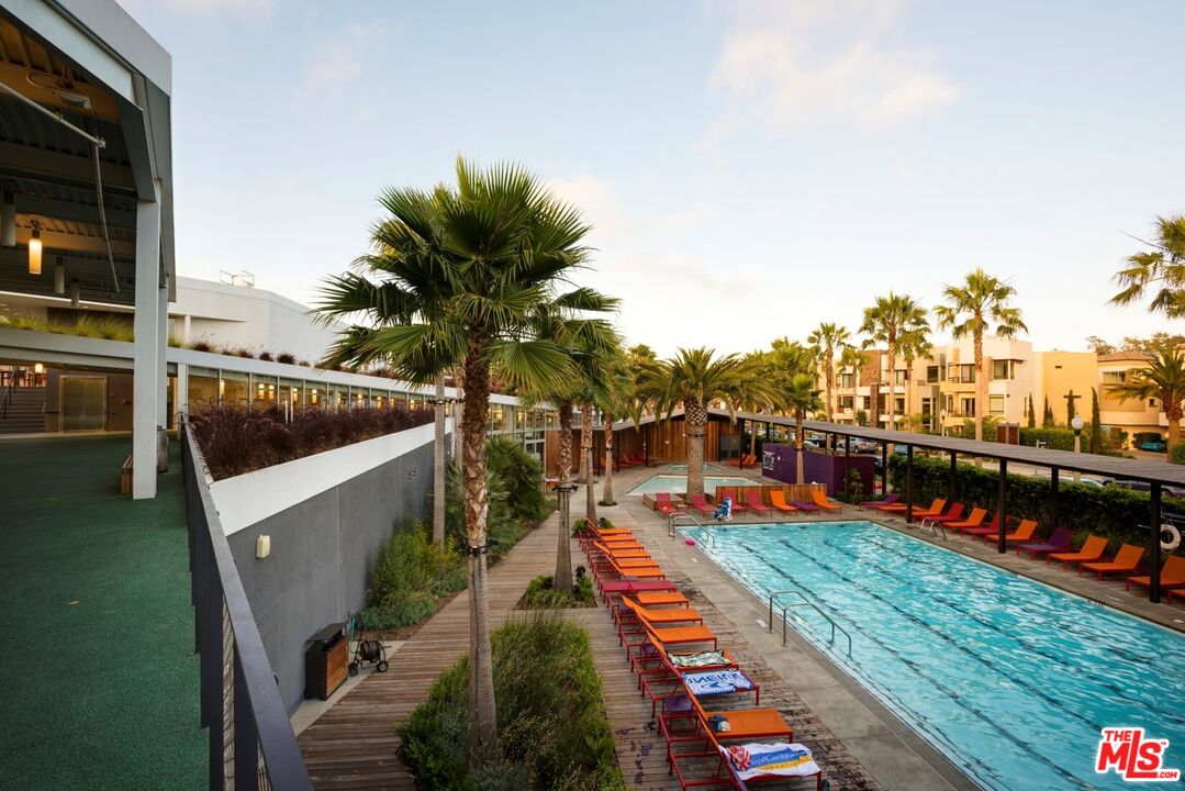 5935 Playa Vista Dr Unit: 113