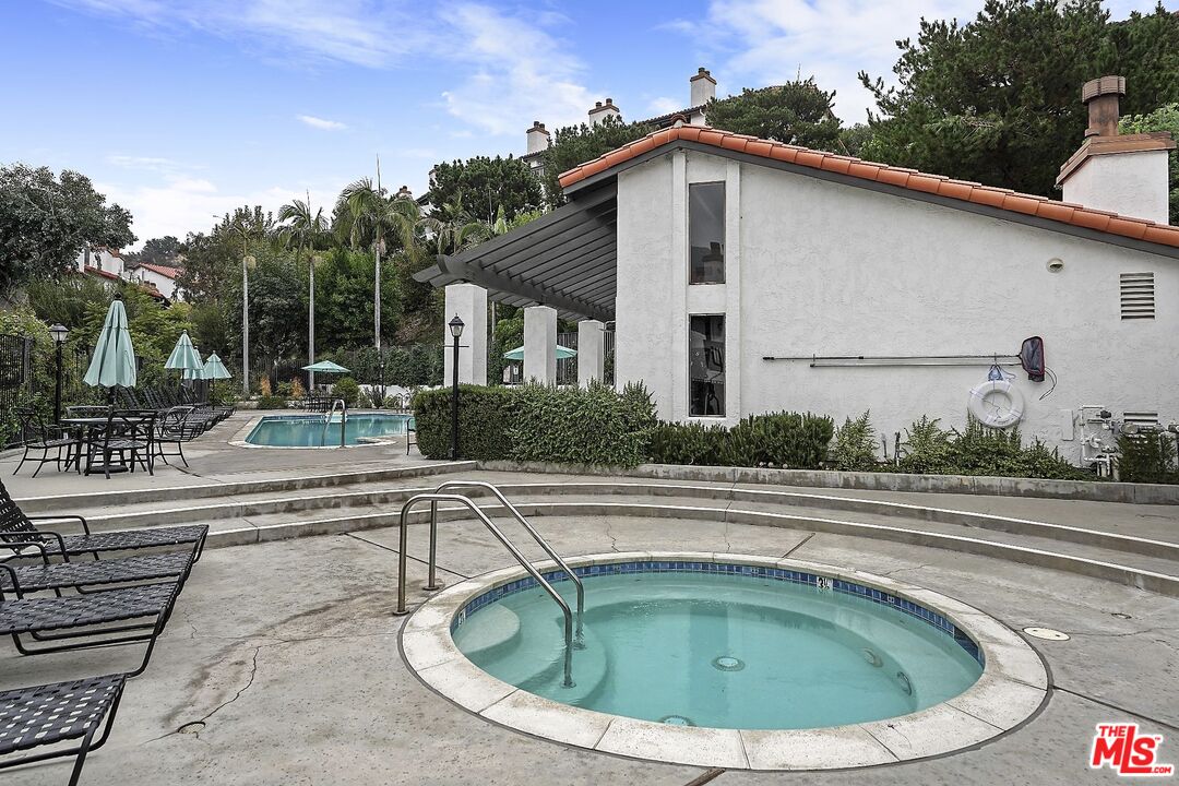 1574 Michael Ln