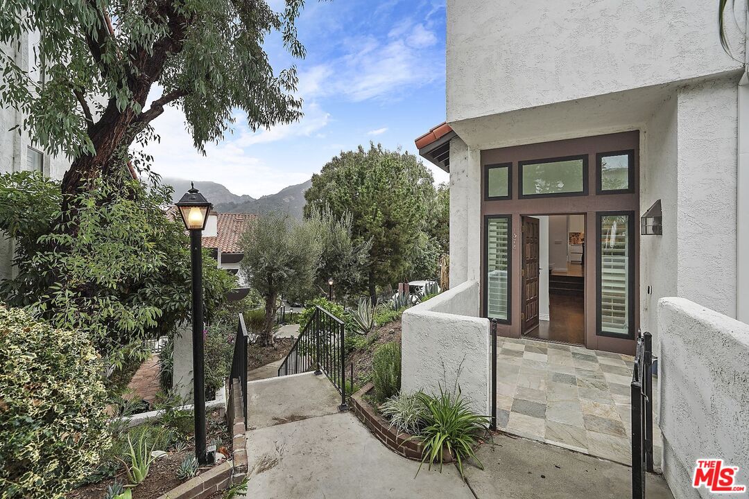 1574 Michael Ln