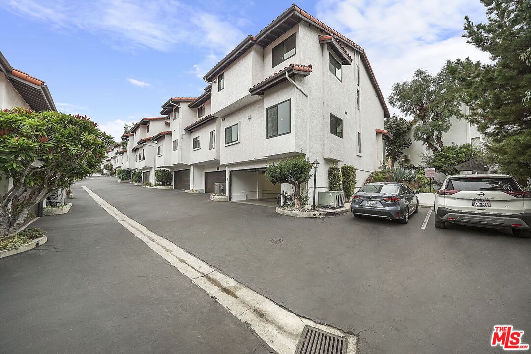 1574 Michael Ln