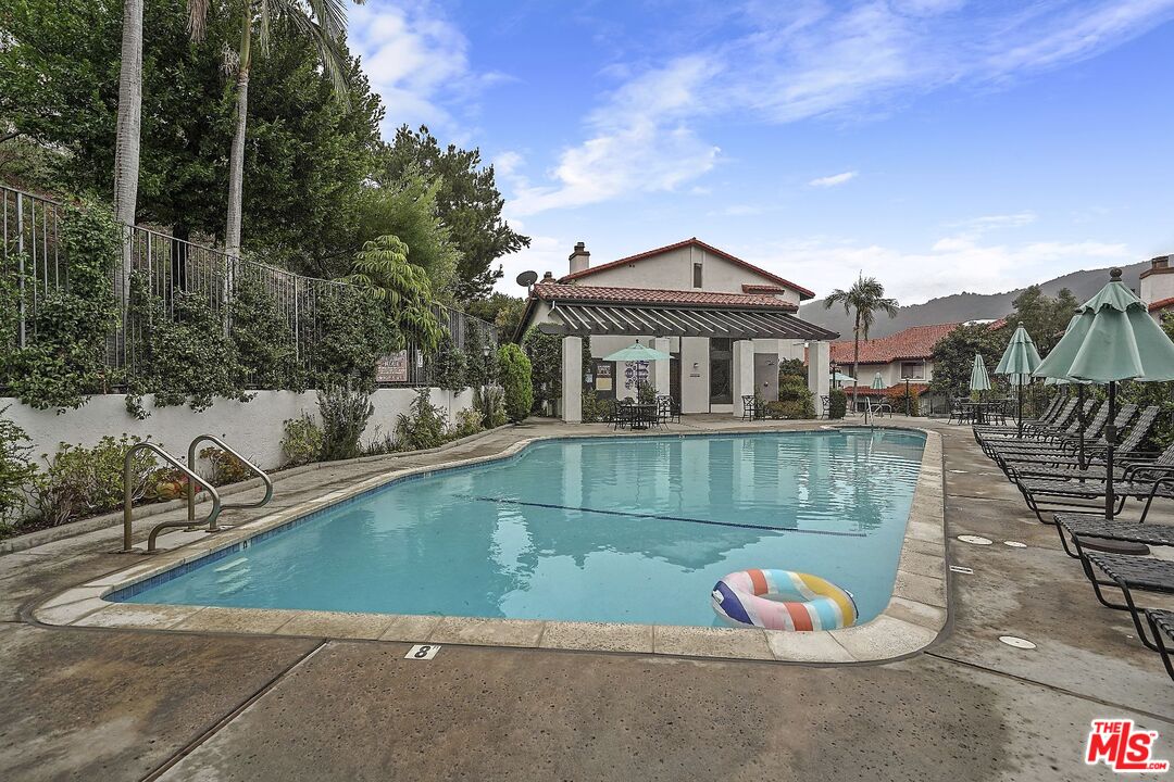 1574 Michael Ln