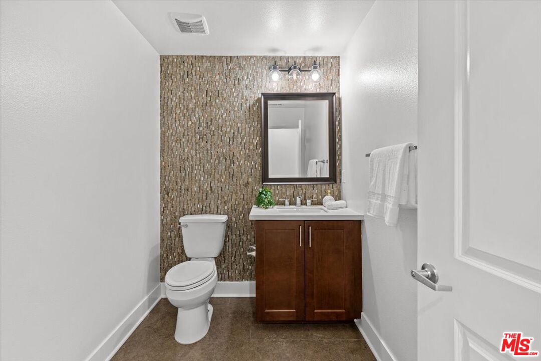 12871 Runway Rd Unit: 2