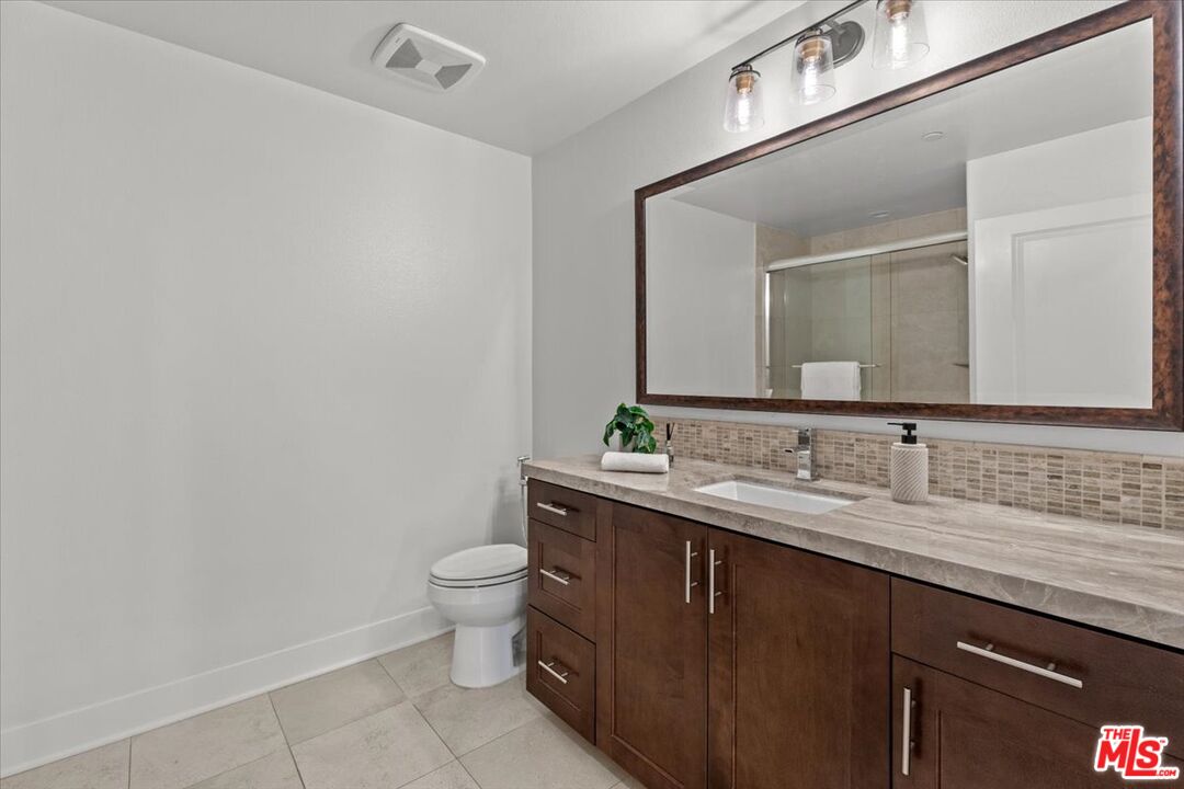 12871 Runway Rd Unit: 2