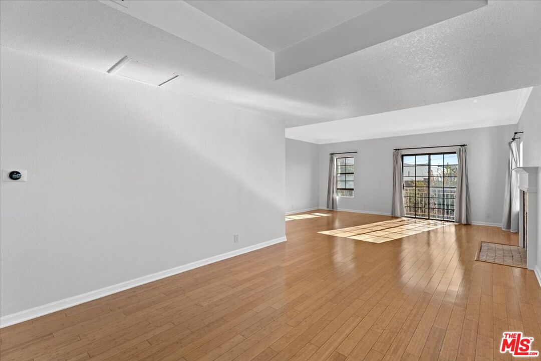 11827 Goshen Ave Unit: 201