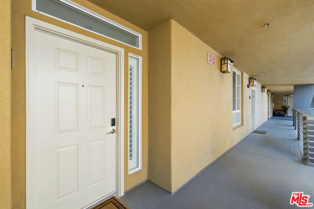 5831 Seawalk Dr Unit: 240