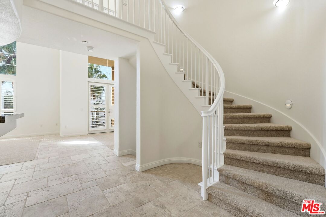 5831 Seawalk Dr Unit: 240