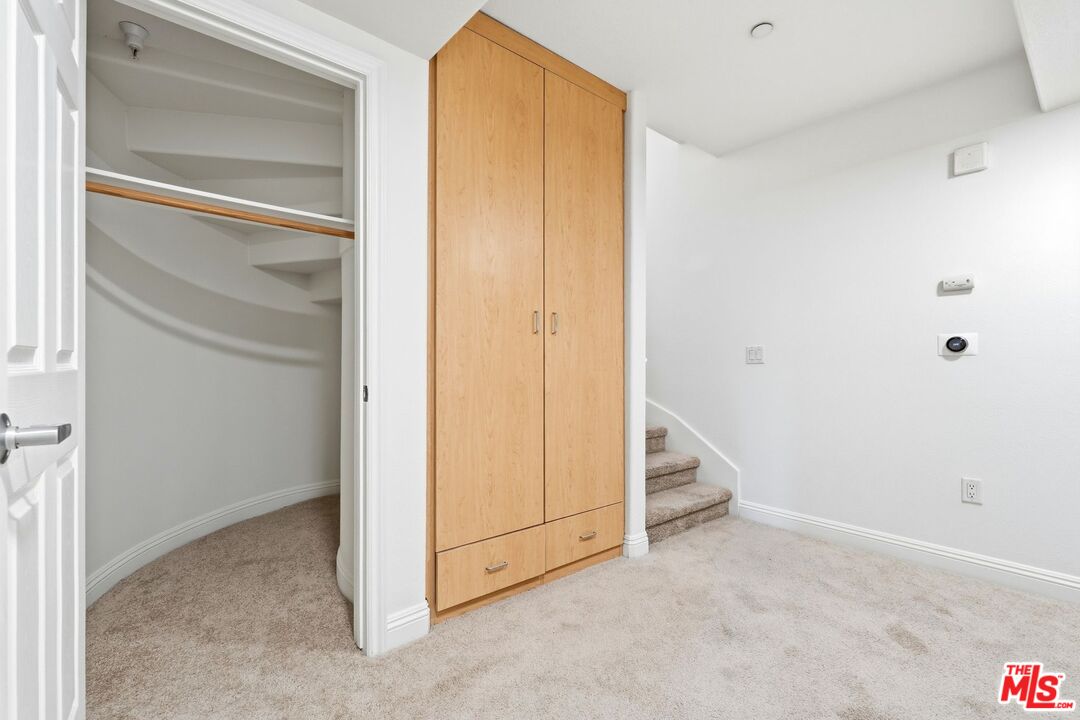 5831 Seawalk Dr Unit: 240