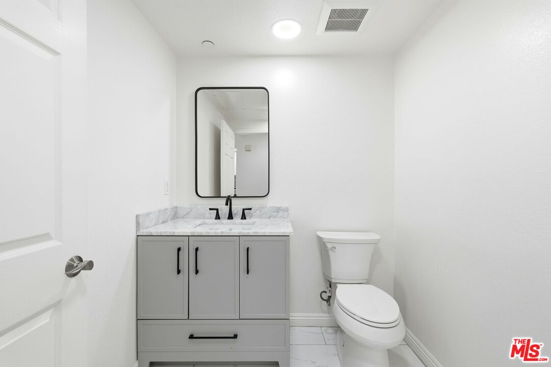 5831 Seawalk Dr Unit: 240