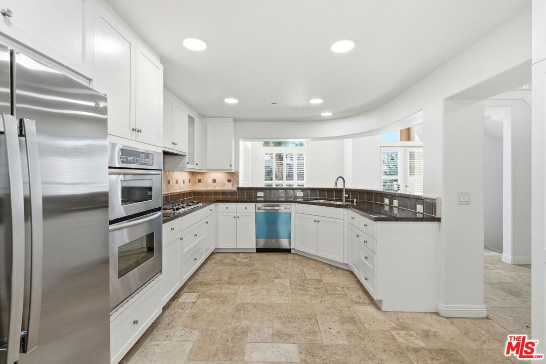 5831 Seawalk Dr Unit: 240